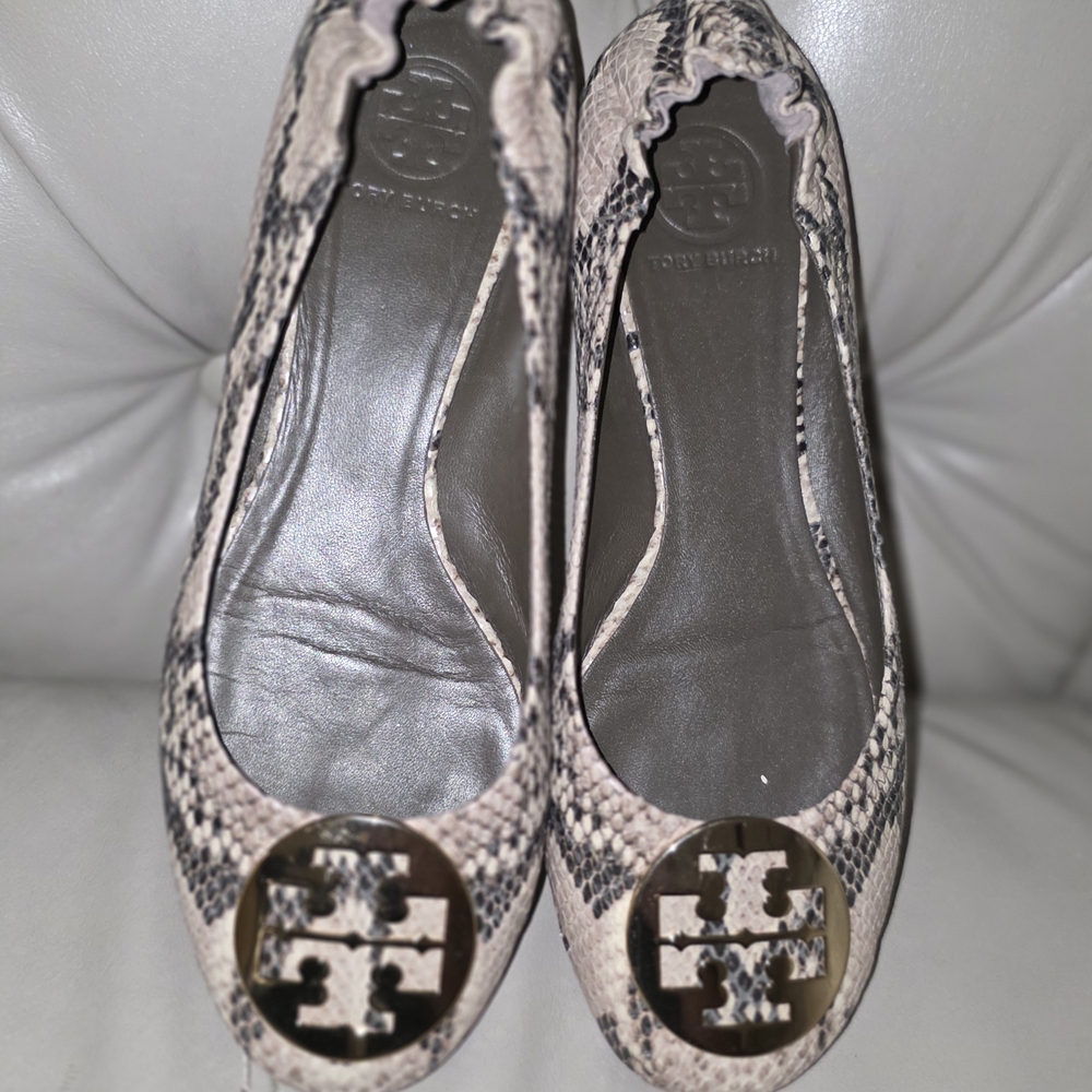 Tory Burch Women's Snakeskin Ballet Flats - Cream and Black